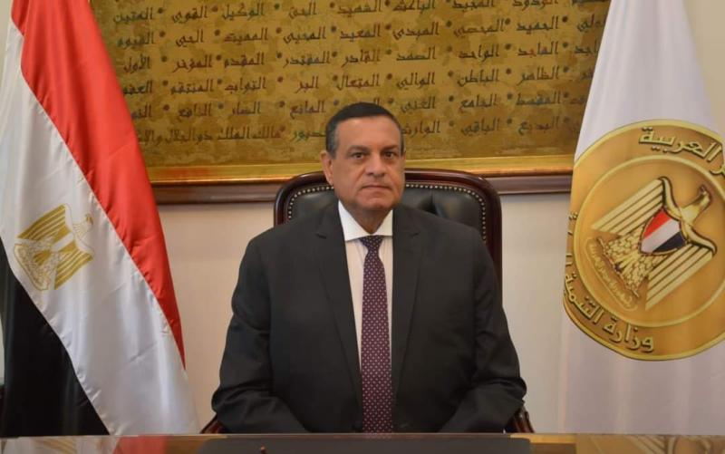 اللواء هشام آمنة وزير التنمية المحلية