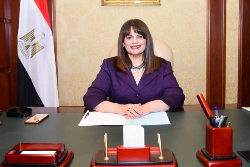 وزيرة الهجرة والملحق العمالي السعودي يوضحان حقوق وواجبات العمالة المصرية المغادرة إلى المملكة