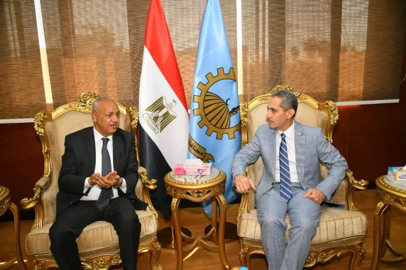 محافظ الغربية يستقبل رئيس مجلس القبائل والعائلات المصرية والأزهري