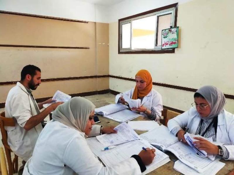 محافظ الشرقية: توقيع الكشف الطبي وصرف العلاج بالمجان لـ 2193 مريضا من أبناء قرية سماكين الشرق بالحسينية