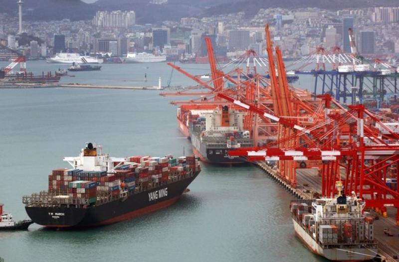 تراجع صادرات كوريا الجنوبية في سبتمبر تأثرا بضعف الطلب على الرقائق