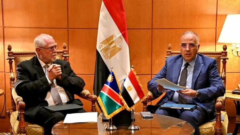 الدكتور سويلم يلتقي وزير المياه الناميبي