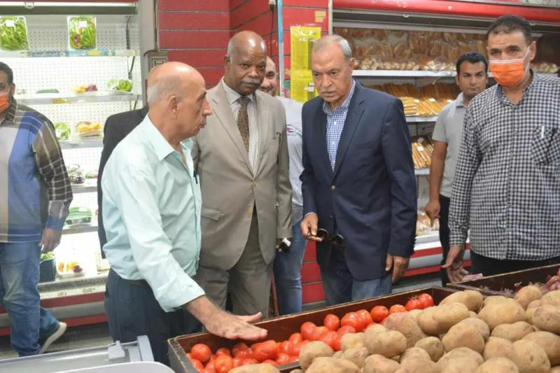 محافظ القليوبية يتفقد المنافذ والأسواق والسلاسل الغذائية بمدينة شبرا الخيمة