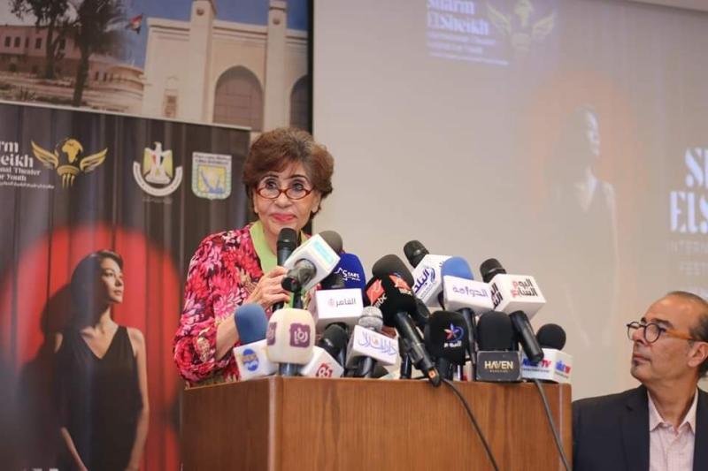 مهرجان شرم الشيخ الدولي يطلق اسم الفنانة سميرة محسن على دورته الثامنة