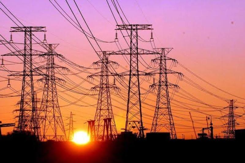 الحكومة تستعرض أمام الرئيس السيسي جهود توفير الاحتياجات العاجلة لقطاع الكهرباء