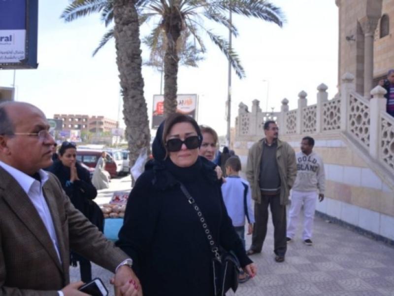 نهال عنبر: كنت بحذر الراحل طارق عبد العزيز من شرب السجائر