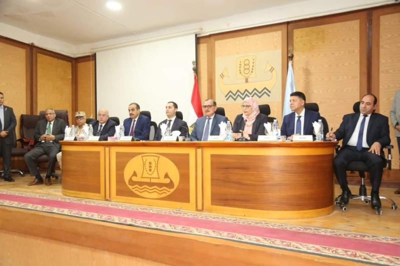 محافظ كفرالشيخ ورئيس الهيئة العامة للتنمية الصناعية يناقشان سبل دفع الاستثمار