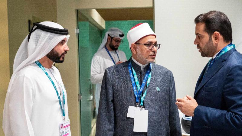 رئيس جامعة الأزهر يزور جناح الأديان في COP28.. ويشيد بجهود مجلس حكماء المسلمين