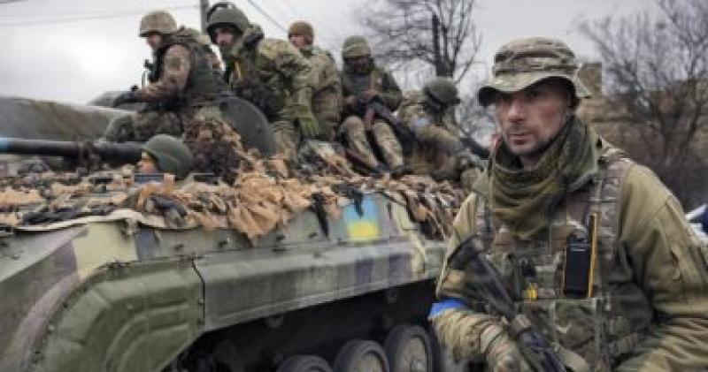 القائد العام للقوات الأوكرانية يؤيد مشروع قرار التعبئة العسكرية ويعارض تجنيد النساء