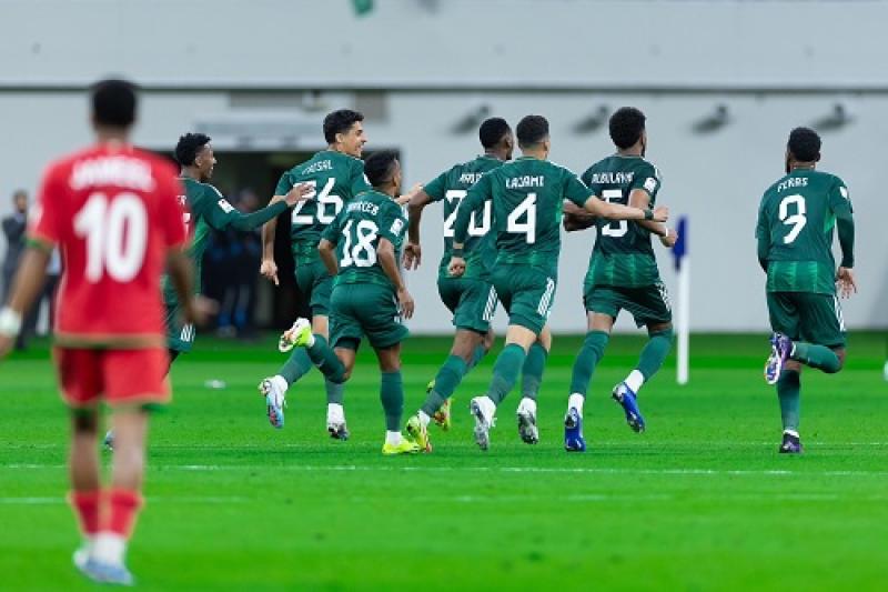 البليهي يقود السعودية لفوز صعب على عمان في كأس آسيا