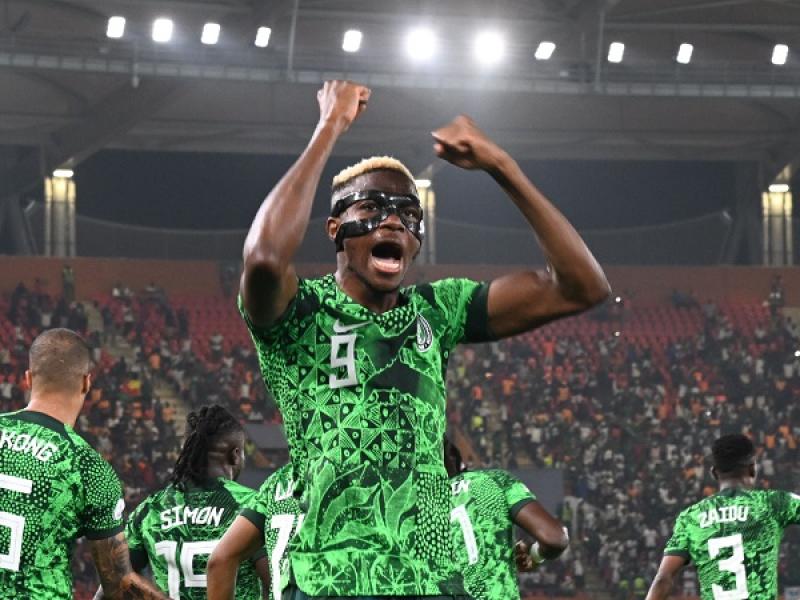 منتخب نيجيريا يضرب الكاميرون بثنائية ويقتنص بطاقة التأهل لربع نهائي أمم أفريقيا