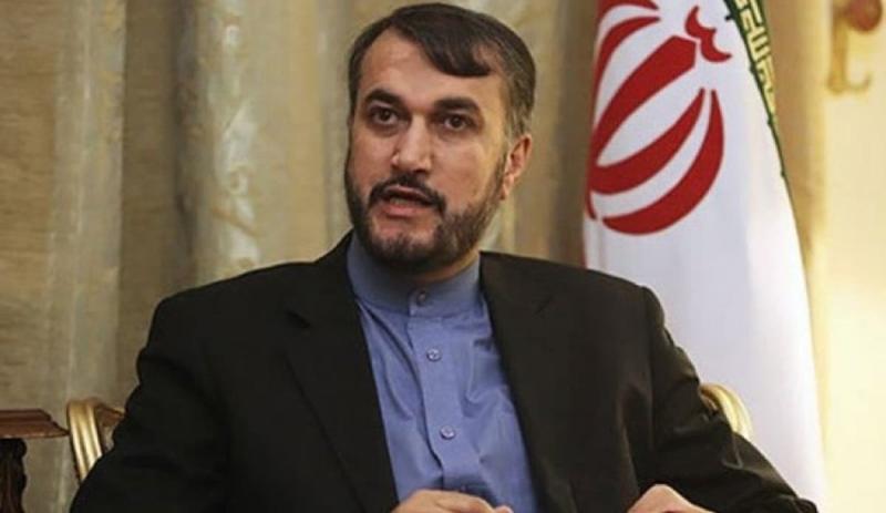 وزير الخارجية الإيراني يغادر إلى إسلام أباد