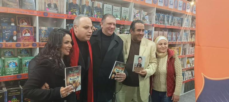 تامر عبد المنعم يوقع كتابه الجديد ”جمعة سبت حد” بمعرض الكتاب