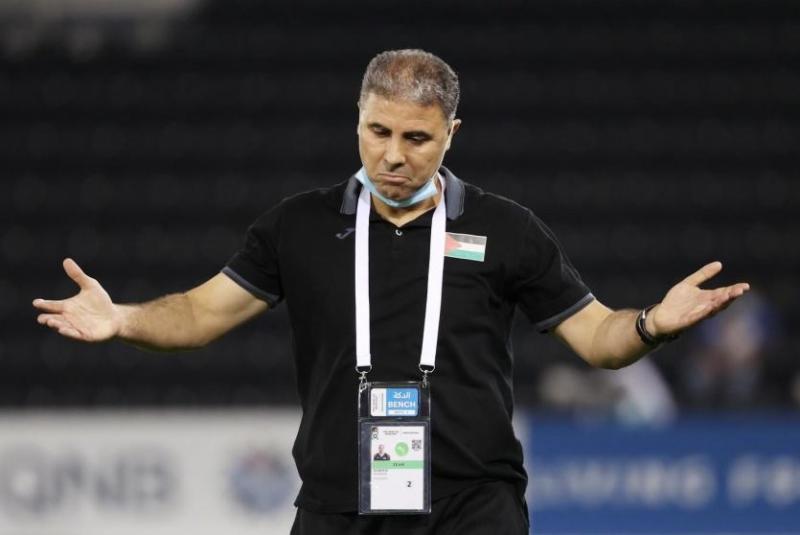 استقبال خاص لمدرب فلسطين رغم الخسارة أمام قطر في أمم آسيا