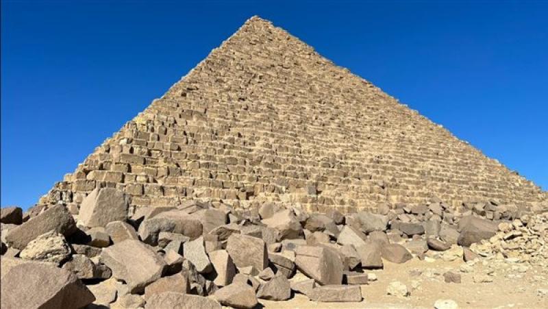 مشروع ترميم هرم منكاورع