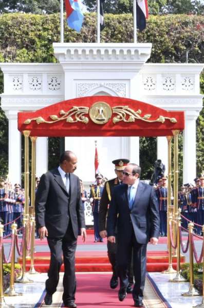 الرئيس السيسي ونظيره الإريتري يبحثان تطورات القرن الأفريقي.. ويؤكدان ضرورة احترام سيادة الصومال