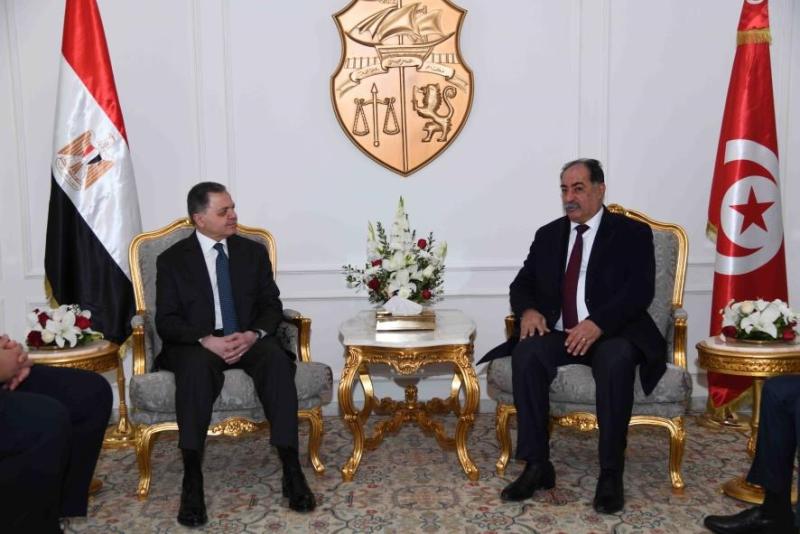 وزير الداخلية يزور تونس على رأس وفد رفيع المستوى