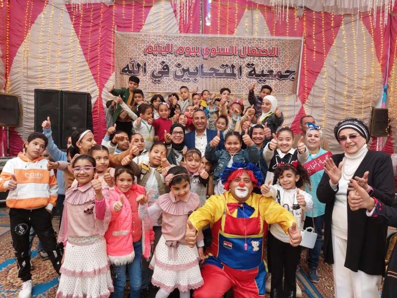 نجوم الفن مع ”الموسيقى الشعبية” و ”السيرك القومى” يسعدون الأطفال الأيتام في عيدهم