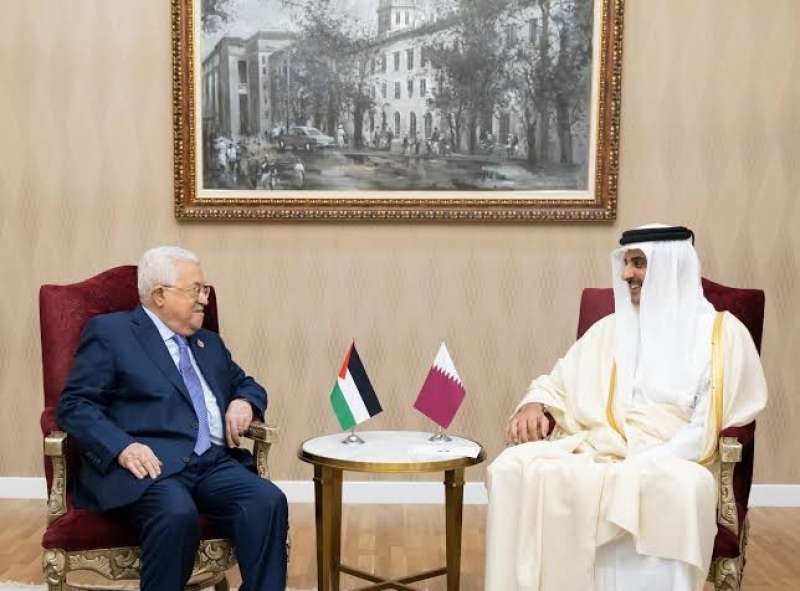 الرئيس الفلسطيني وأمير قطر يؤكدان ضرورة الانسحاب الإسرائيلي الكامل من غزة
