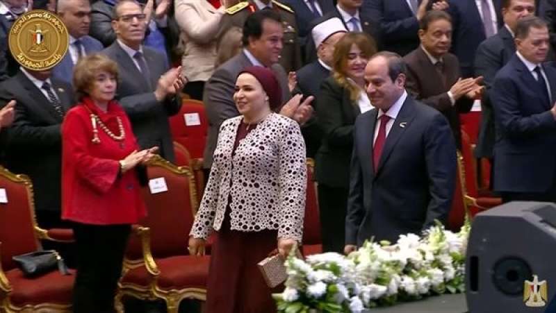 الرئيس السيسي والسيدة قرينته يشهدان احتفالية يوم المرأة المصرية