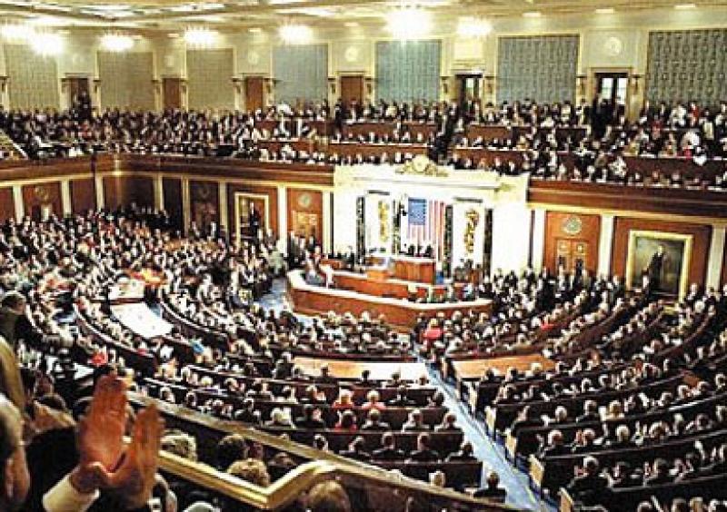 مجلس النواب الأمريكي يوافق على حزمة إنفاق قبل موعد نهائي لإغلاق حكومي