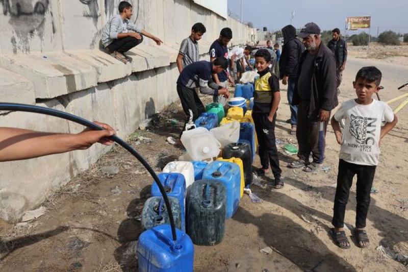 منظمة آكشن إيد: نقص المياه الصالحة للشرب بغزة تسبب في انتشار الأمراض