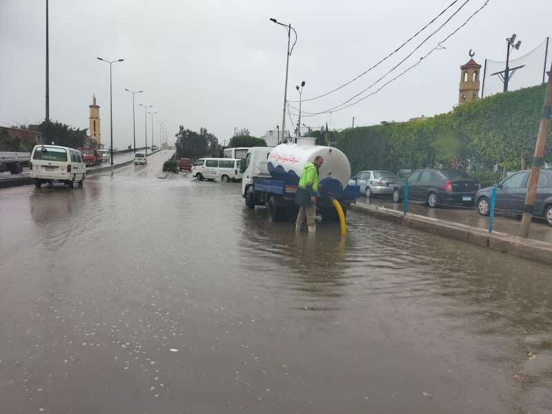 محافظ الإسكندرية: تواجد ميداني للأجهزة التنفيذية للتعامل مع تداعيات حالة عدم استقرار الأحوال الجوية