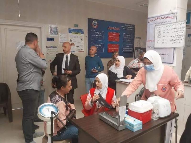 توقيع الكشف الطبي وصرف العلاج بالمجان لـ 1624 مريض من أبناء مدينة العاشر من رمضان