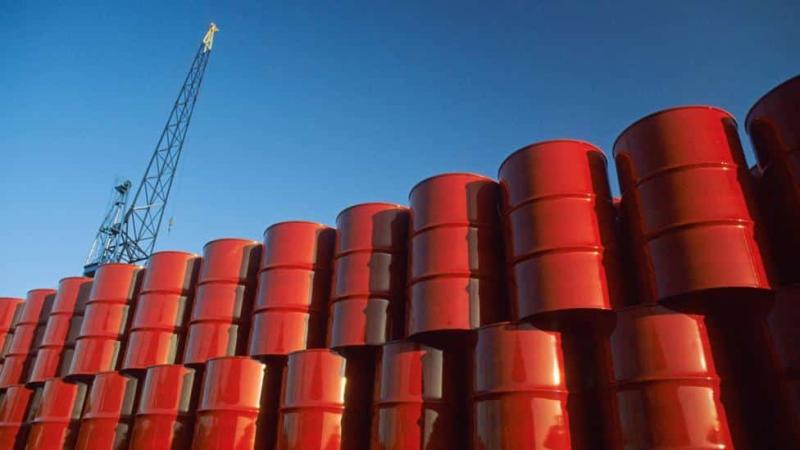 تراجع ملموس لأسعار النفط قبل صدور بيانات المخزون الأمريكي