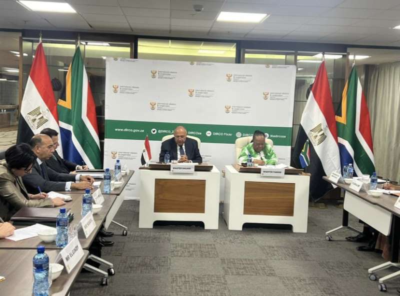 ‏‎وزير الخارجية يجري مشاورات سياسية مع نظيرته الجنوب إفريقية