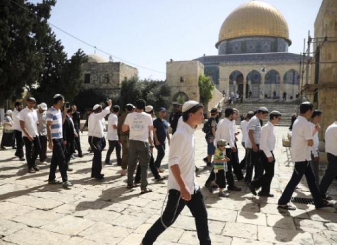 مصادر فلسطينية: مستعمرون يقتحمون المسجد الأقصى في أول أيام عيد الفصح اليهودي