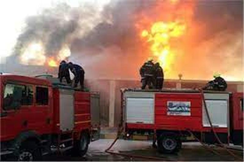 إخماد حريق بمخازن شركة الإسكندرية للأدوية بالعوايد