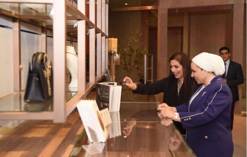 السيدة انتصار السيسي وحرم سلطان عمان في زيارة للمتحف المصري الجديد: رحلة عبر الزمن