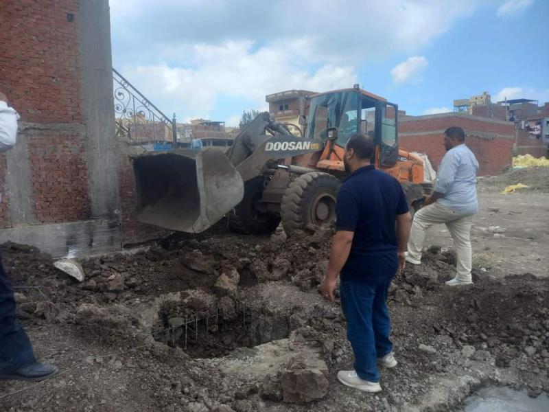 محافظ كفرالشيخ يتابع جهود إزالة البناء المخالف بدسوق
