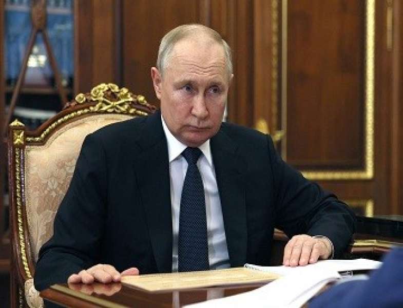 بوتين: مجمع الوقود والطاقة الروسي يتطور ويلبي احتياجات البلاد رغم العقوبات