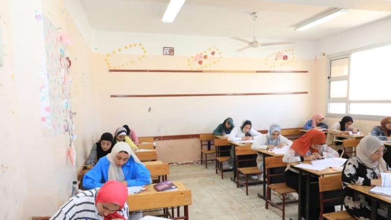 بدء تسليم بطاقات أرقام جلوس امتحانات الثانوية العامة بـ”تعليم القاهرة”