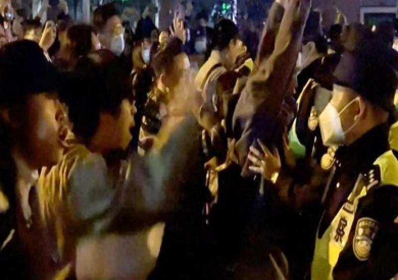 تواجد كثيف للشرطة في بكين وهونج كونج بمناسبة ذكرى احتجاجات ميدان تيانانمن