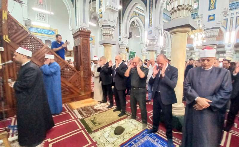 السكرتير العام للمحافظة يؤدى صلاة عيد الأضحى المبارك بمسجد التوبة بدمنهور