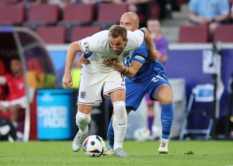 إنجلترا والدنمارك وسلوفينيا يتأهلون لدور 16 في بطولة كأس الأمم الأوروبية