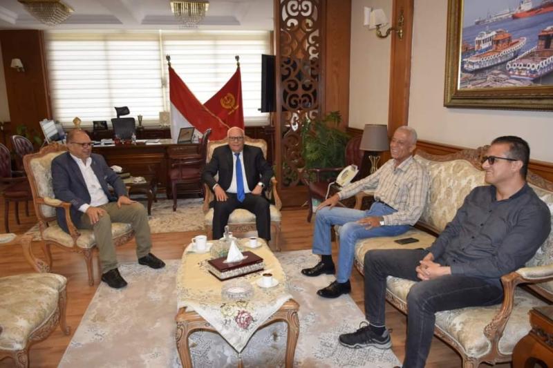 محافظ بورسعيد يستقبل مستشار رئيس مجلس الوزراء للمشروعات القومية