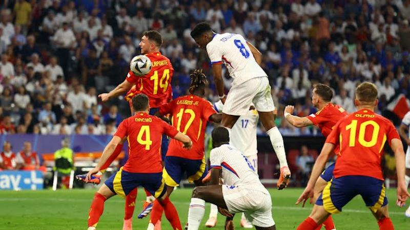 إسبانيا تهزم فرنسا بثنائية وتتأهل لنهائي كأس أمم أوروبا