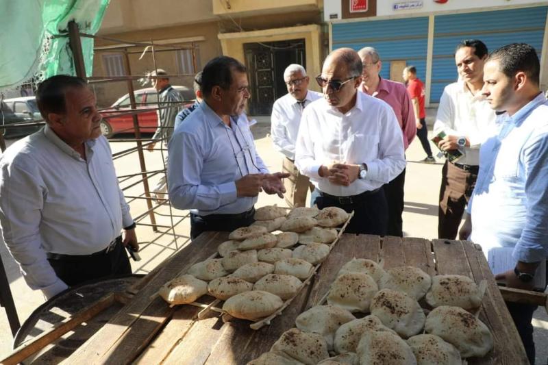 محافظ المنيا يتفقد المخابز البلدية ومطحن بني مزار لضمان جودة رغيف الخبز