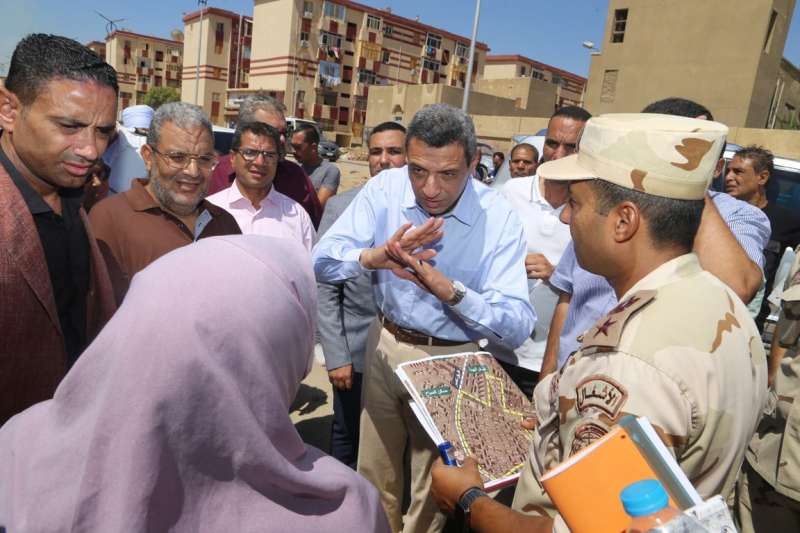 محافظ السويس يتابع أعمال التطوير والتنسيق الحضاري بمدينة الإيمان 1و2