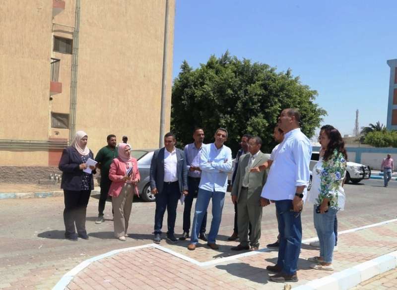 المحافظ يتفقد مساكن ناصر ويتابع دار الايتام والمركز التكنولوجي بحي السويس