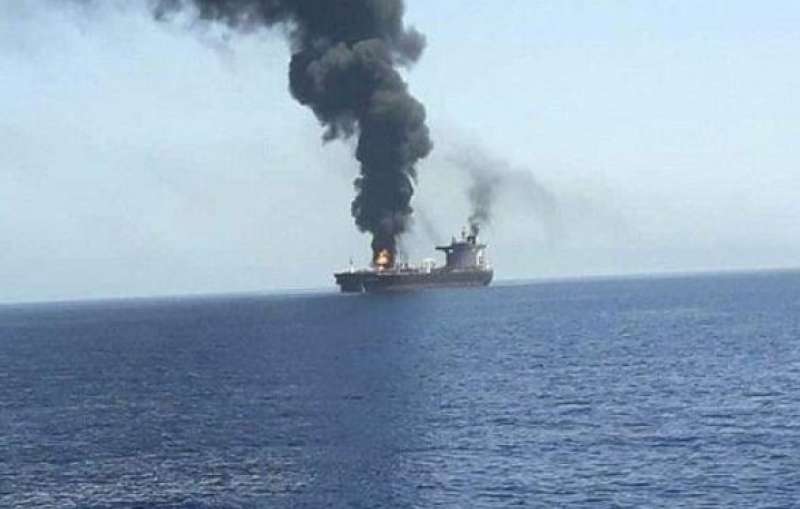 القيادة المركزية الأمريكية تعلن تدمير 3 سفن سطحية للحوثيين في البحر الأحمر