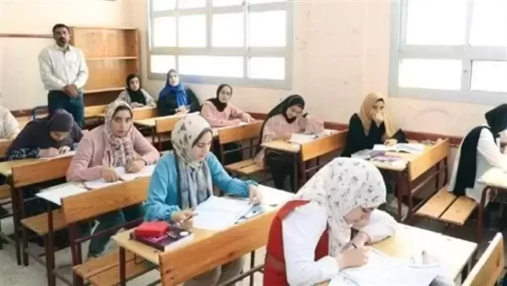 الفيزياء غدًا.. جدول امتحانات الثانوية العامة 2025 وموعد انتهاء الامتحانات