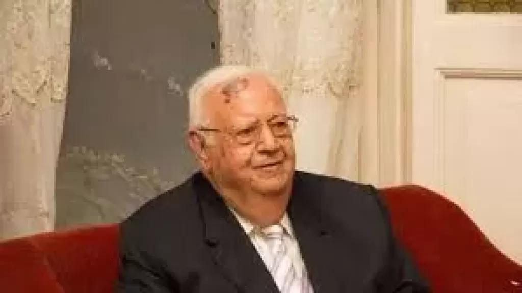 د.عادل حسن غنيم