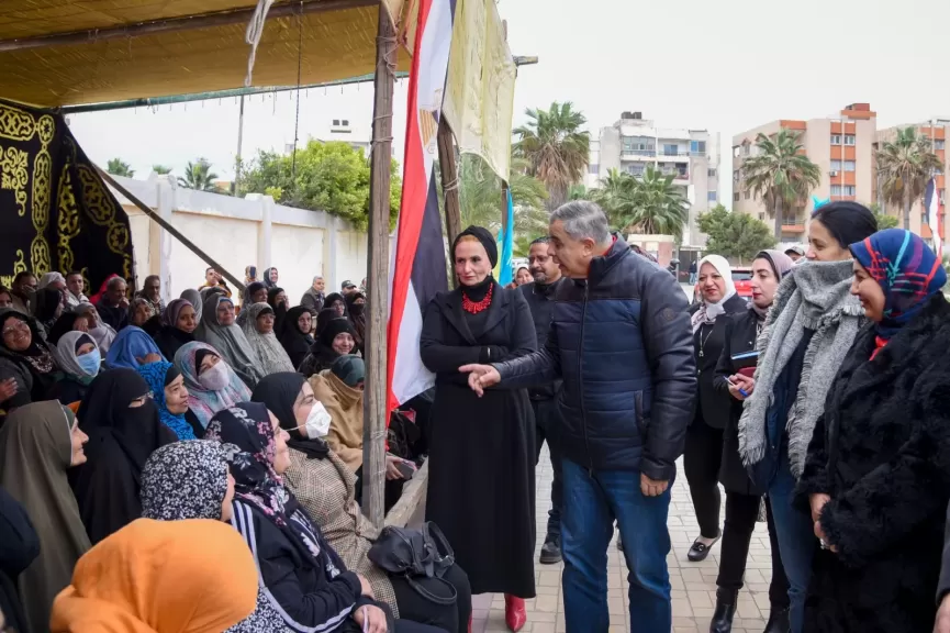 بالتزامن مع حلول شهر رمضان والبرد القارس.. محافظ الإسكندرية يطلق مبادرة قوافل الخير