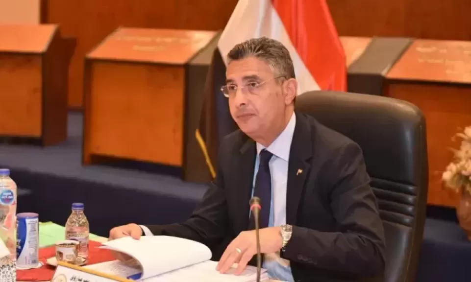 نائب وزير التموين يجتمع مع رئيس الشركة المصرية للحوم والدواجن والتوريدات الغذائية