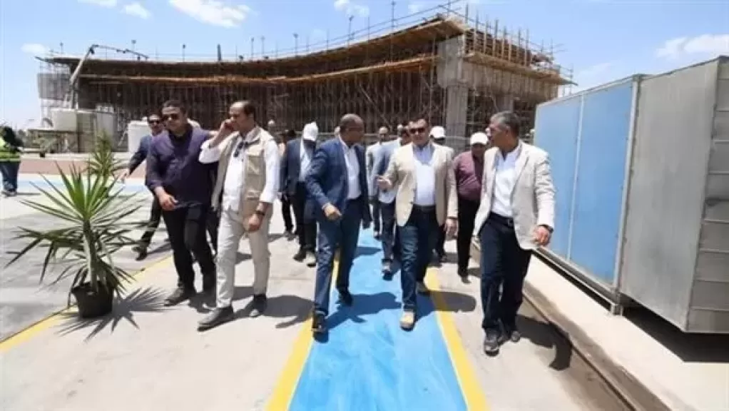 وزير الإسكان يتفقد مشروع المرحلة الثانية لمأخذ المياه العكرة بالمعادي